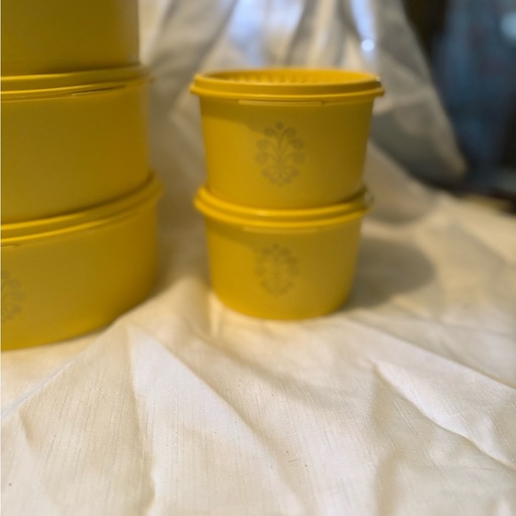 Vintage Tupperware Yellow Canister Collection Set of 7 - Picture 5 of 16